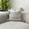 Housse de Coussin à pompons 50cmx50cm Gris crème - Ajbir