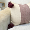 Housse de coussin artisanale à pompons 50cmx50cm crème bordeaux
