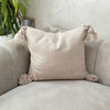 Housse de coussin à pompons 50cmx50cm crème - Ajbir