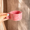Mug artisanal à anse plate moucheté Tiwizi
