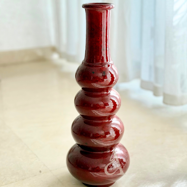 Vase sculptural artisanal Tighri bordeaux
