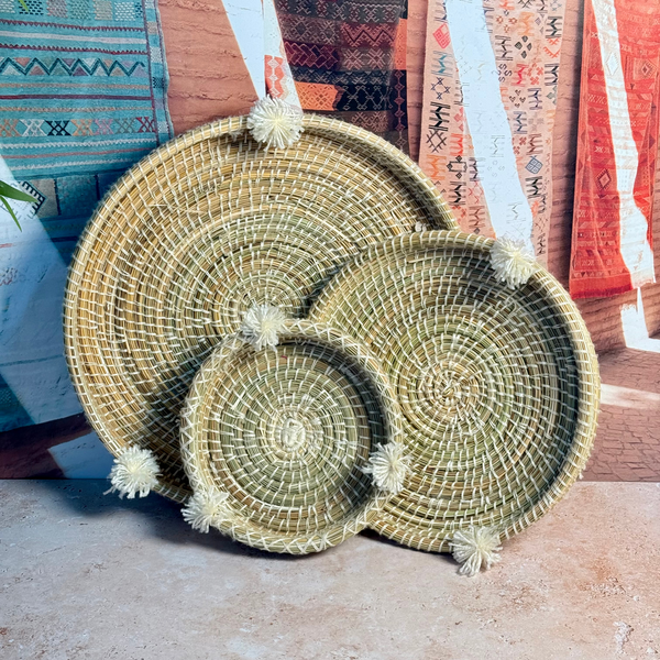 Plateau artisanal berbère Talount à pompons crème