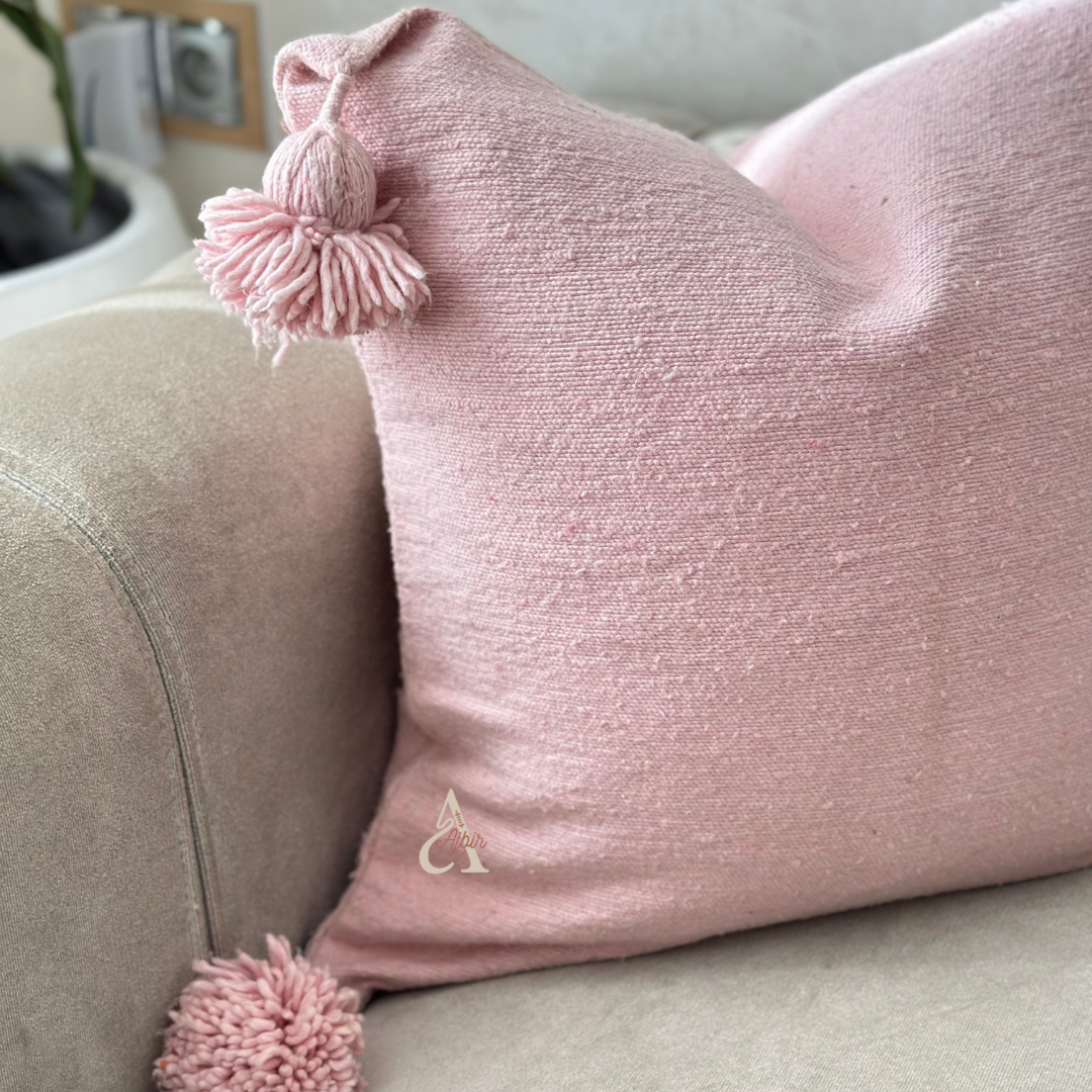 Housse de Coussin artisanale à pompons 50cmx50cm rose uni