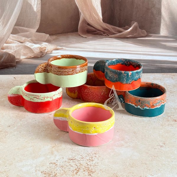Mug artisanal à anse plate bicolore Tiwizi