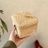 Panier carré en raphia tressé avec couvercle