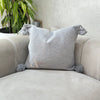 Housse de Coussin à pompons 45cmx45cm Gris clair - Ajbir