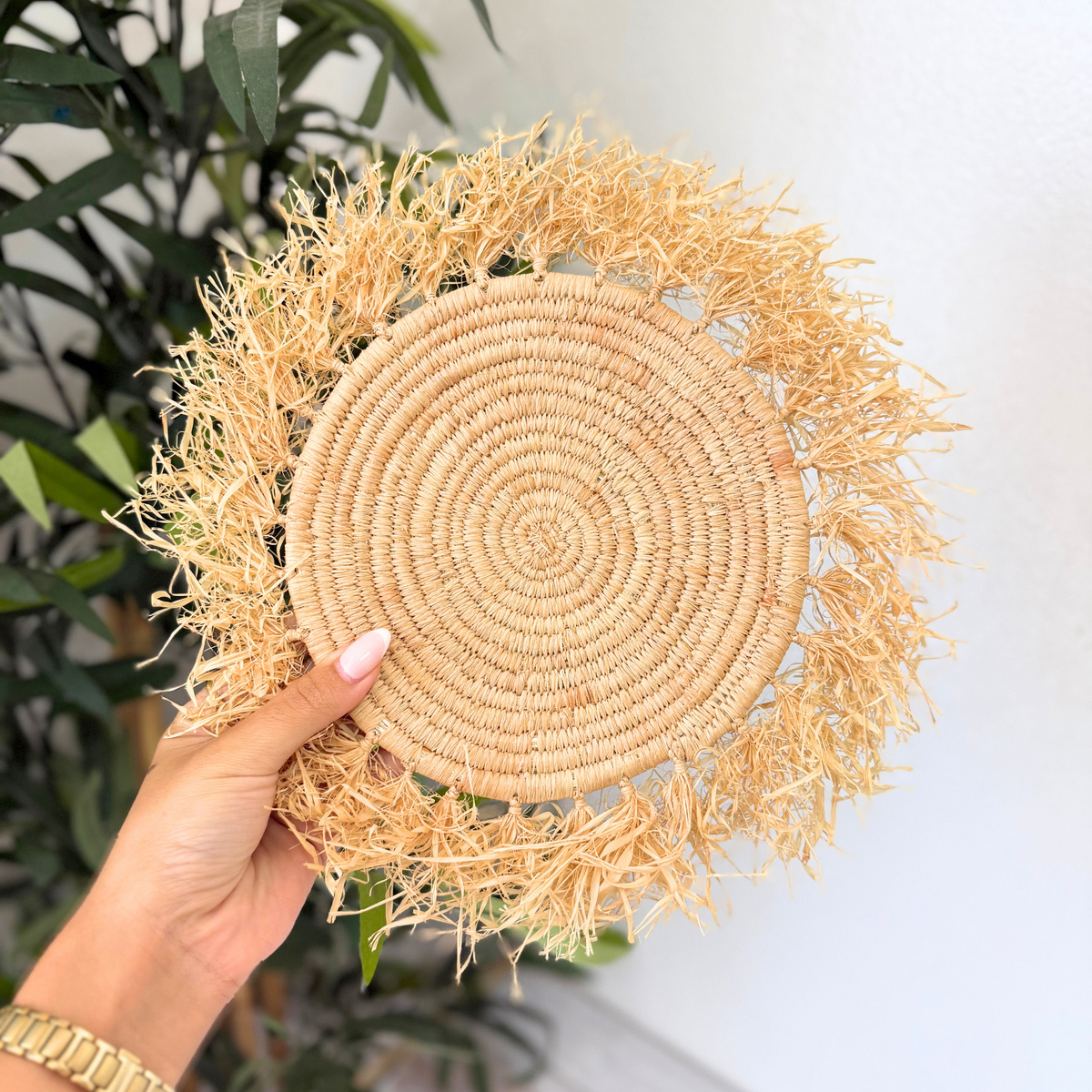 Sous plat en raphia naturel à franges