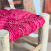 Tabouret artisanal TAFUKT en Bois naturel & tressage rose fuchsia