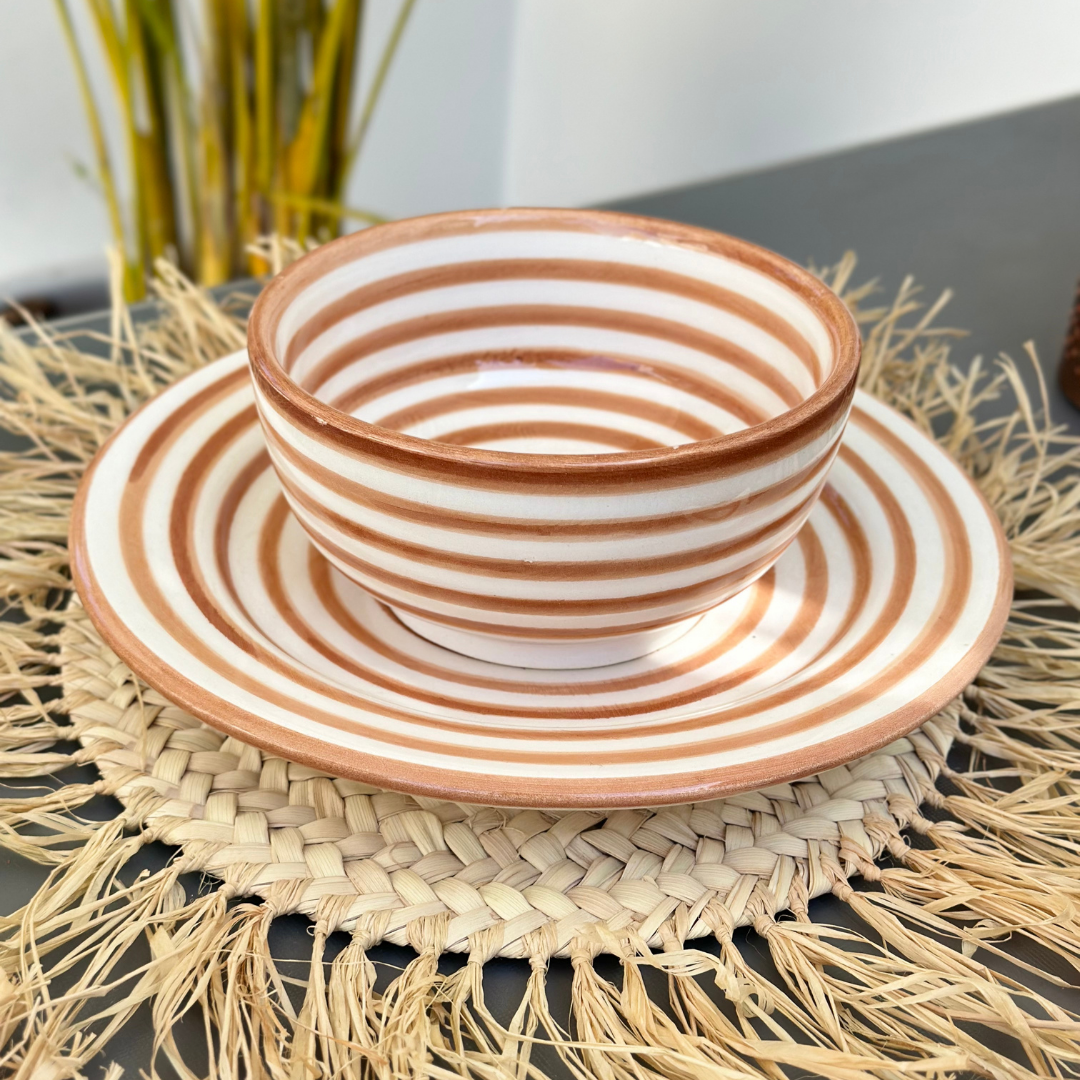 Assiette rayée sable - Ajbir