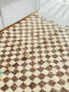 Tapis Beni Ouarain damier taupe - 2,42m / 1,62m - Ajbir