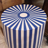 Table d'appoint en résine blanc et bleu