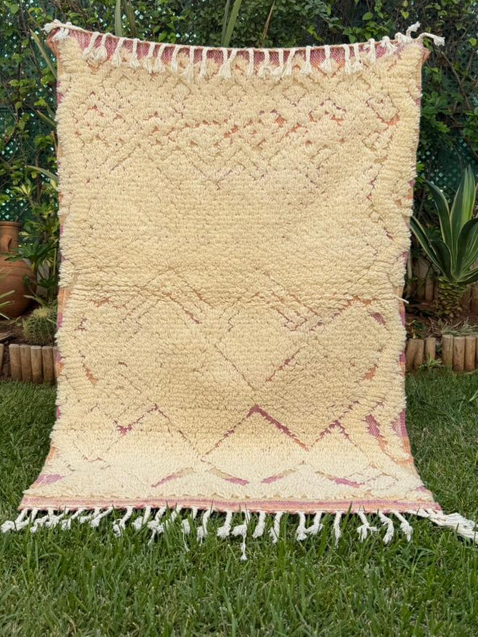 Tapis Berbère Azilal 100% Crème Rose en Laine De Mouton 1,48m /1,01m