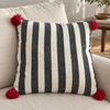 Housse de coussin rayée en noir et blanc 50x50cm