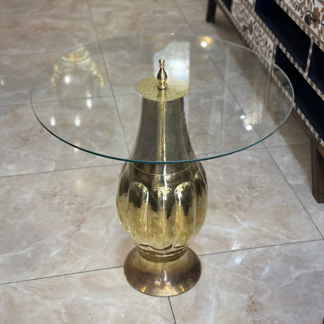 Table basse traditionnelle en laiton et verre