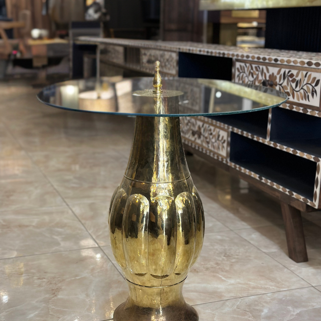 Table basse traditionnelle en laiton et verre