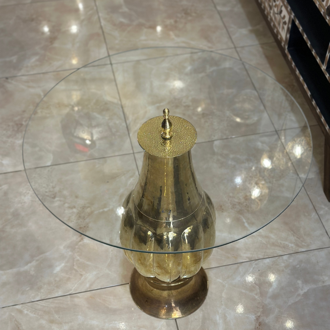 Table basse traditionnelle en laiton et verre